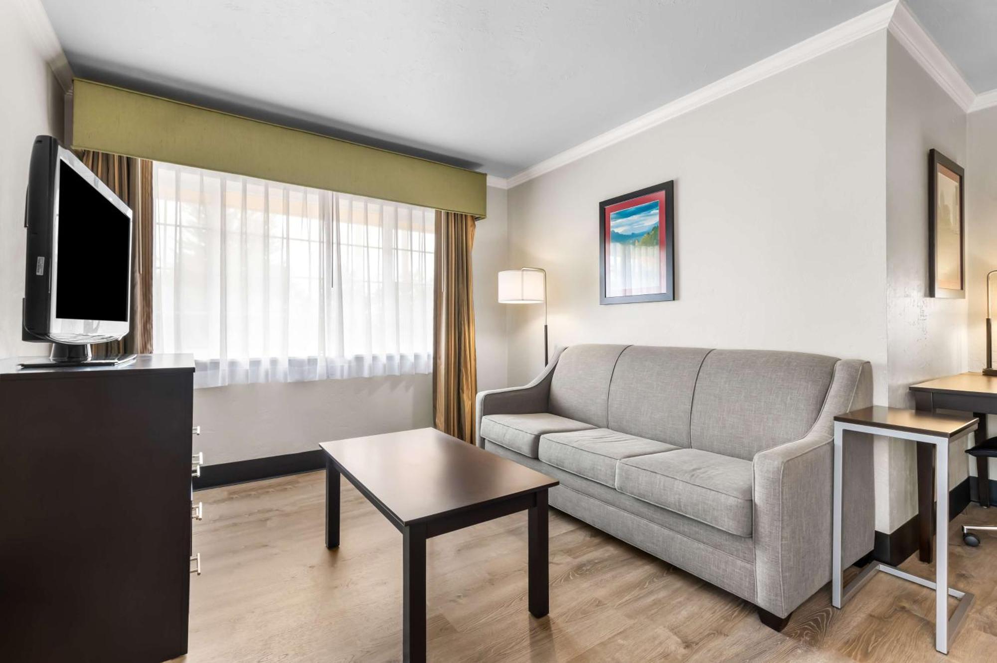 Best Western Plus Parkway Inn Wilsonville Exterior foto