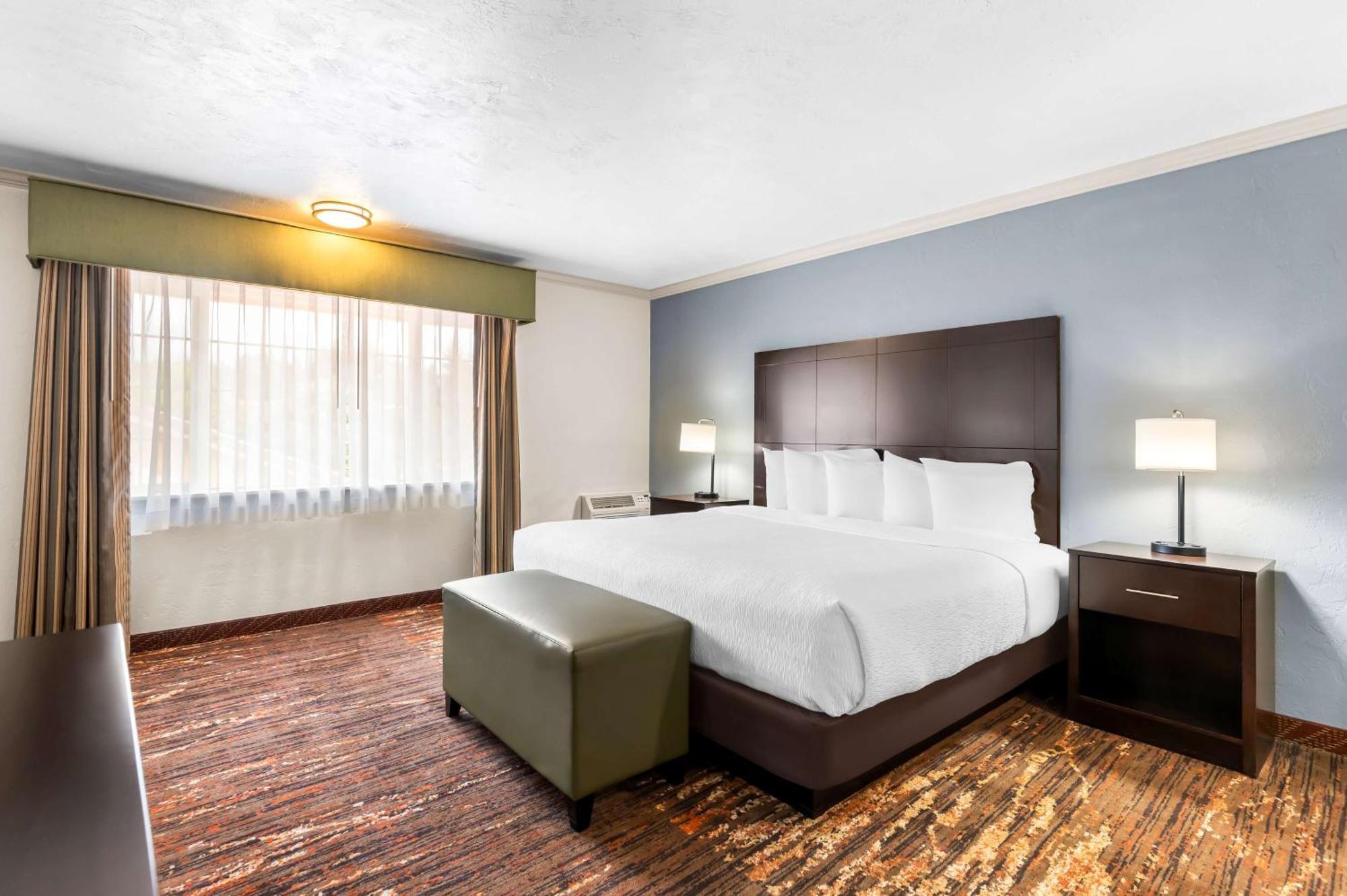 Best Western Plus Parkway Inn Wilsonville Exterior foto