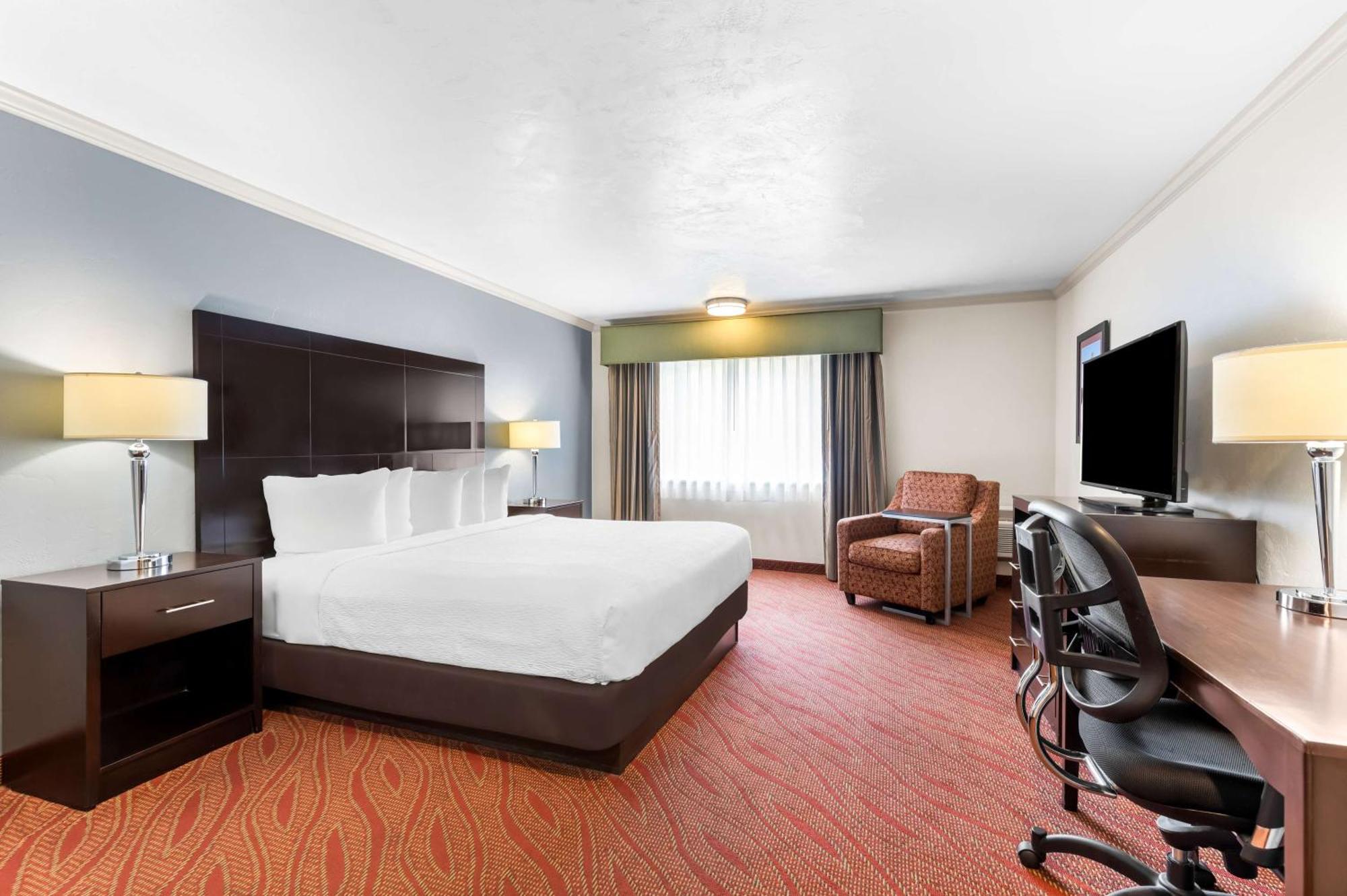 Best Western Plus Parkway Inn Wilsonville Exterior foto