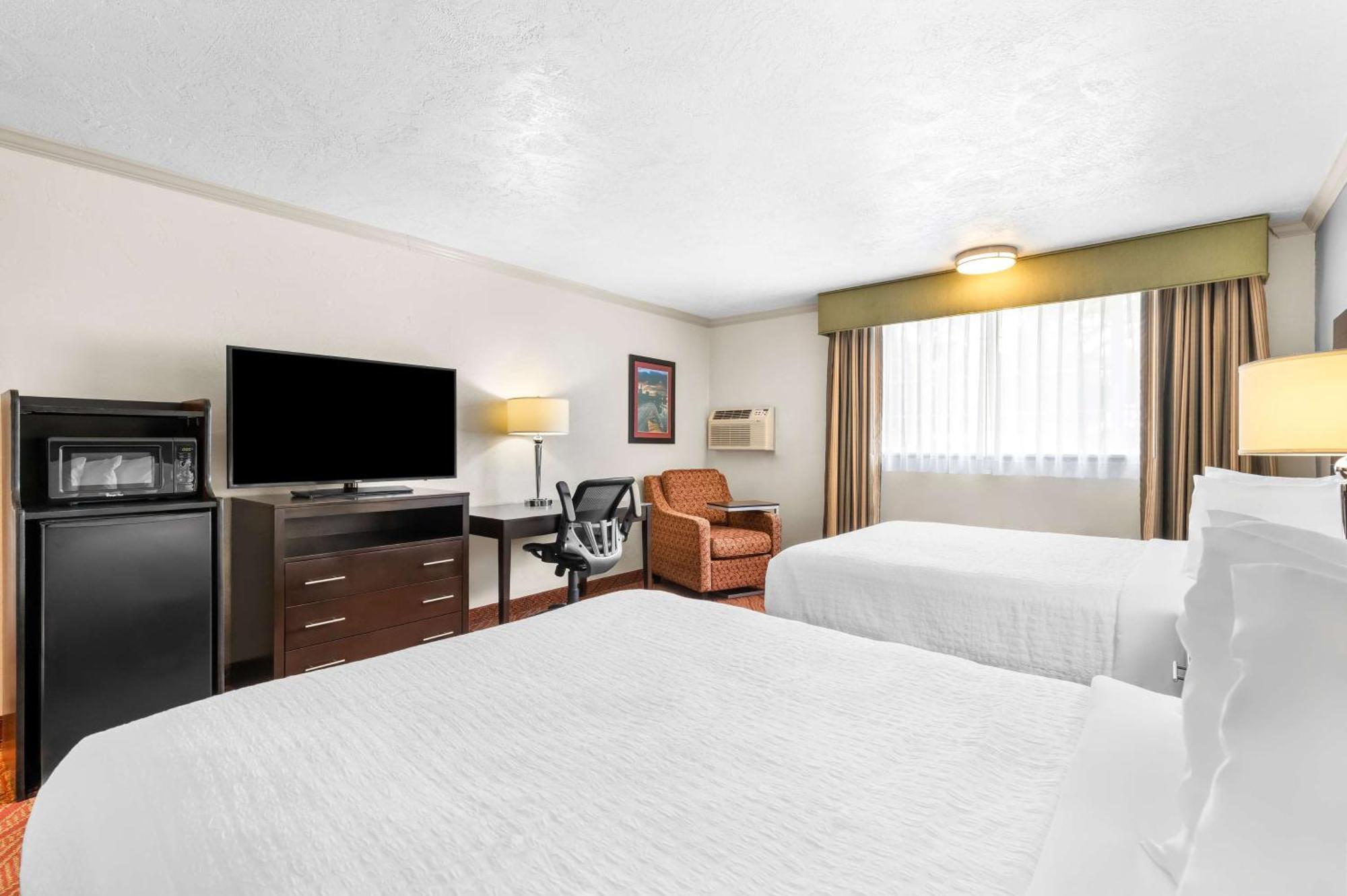 Best Western Plus Parkway Inn Wilsonville Exterior foto