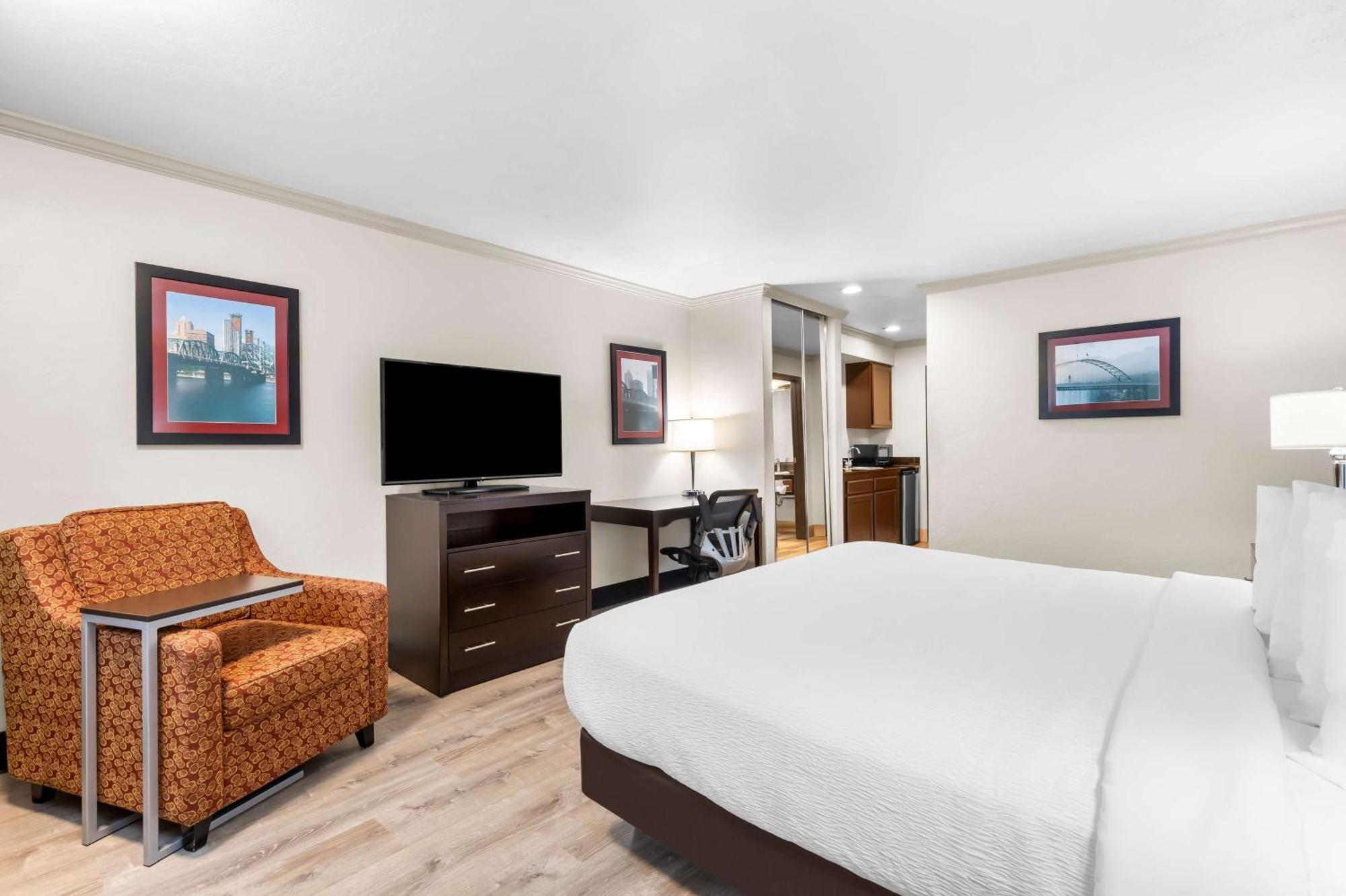 Best Western Plus Parkway Inn Wilsonville Exterior foto